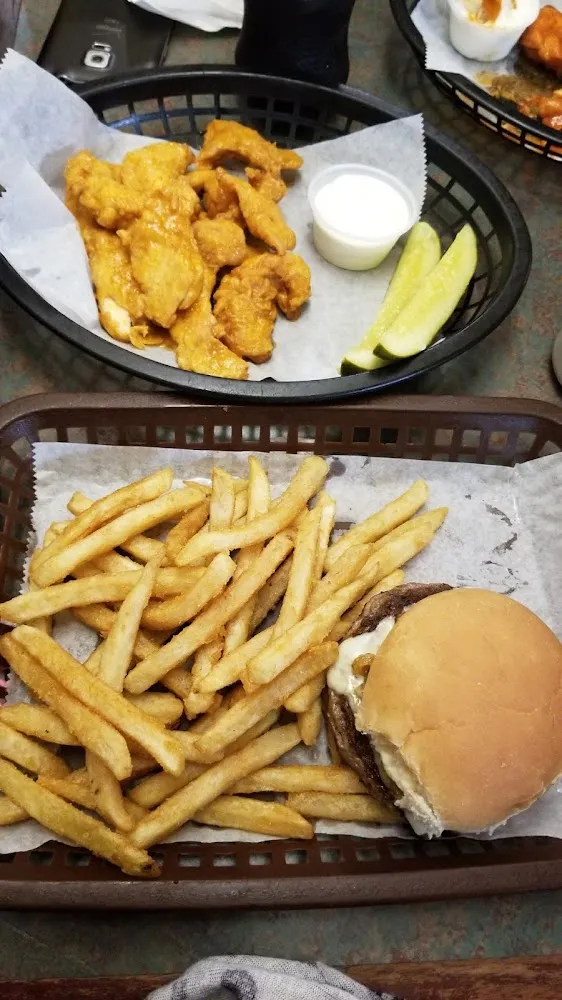 Boneless Wings and Cheeseburger Deluxe